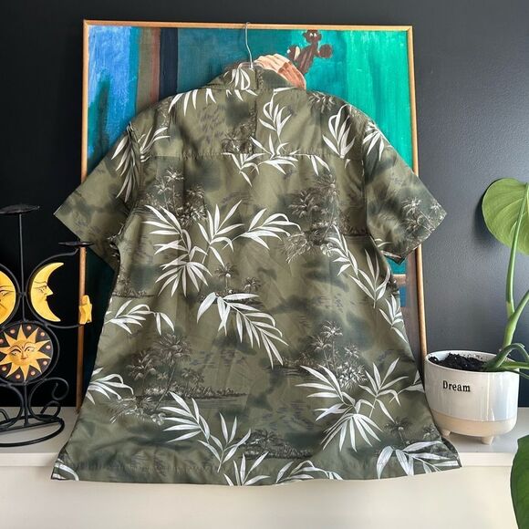 Green and White Casual Button Down Shirt with Tropical Print L - Picture 5 of 15